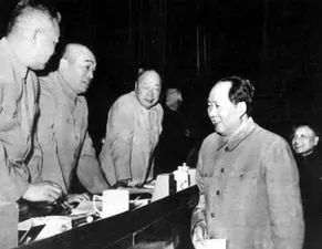 【每周学党史】八大盛会 确立重心(图2) 【每周学党史】八大盛会 确立重心(图2)